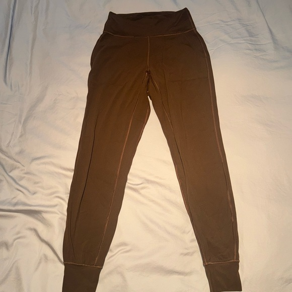 Lululemon joggers size 4 Brown - Picture 3 of 5
